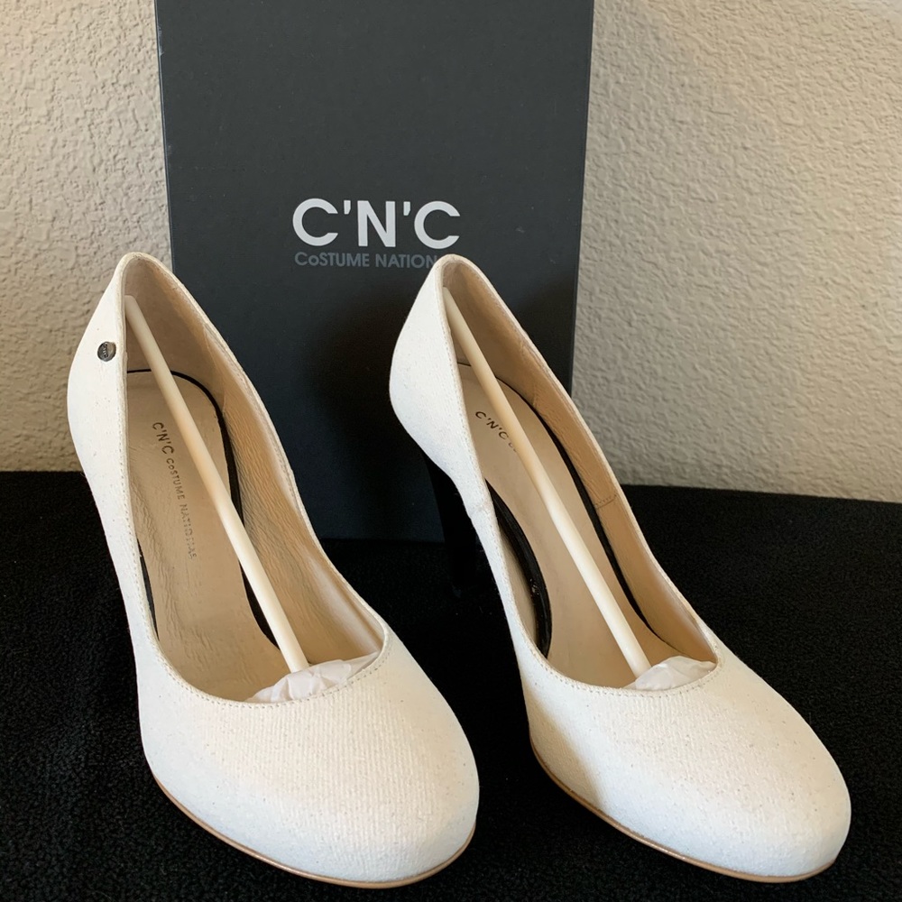 CoSTUME NATIONAL Pump